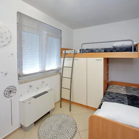Apartment Sun-kissed In With Garden *