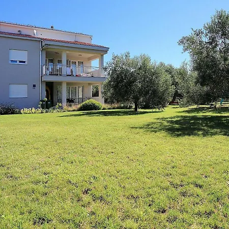 Sun-kissed In With Garden Apartment Bibinje